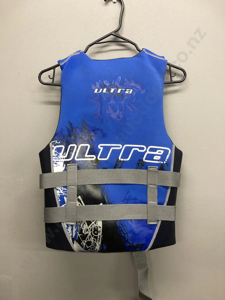 Ultra Eclipse Neoprene PFD Type 3 Adult Small , Blue / White Image 1++
